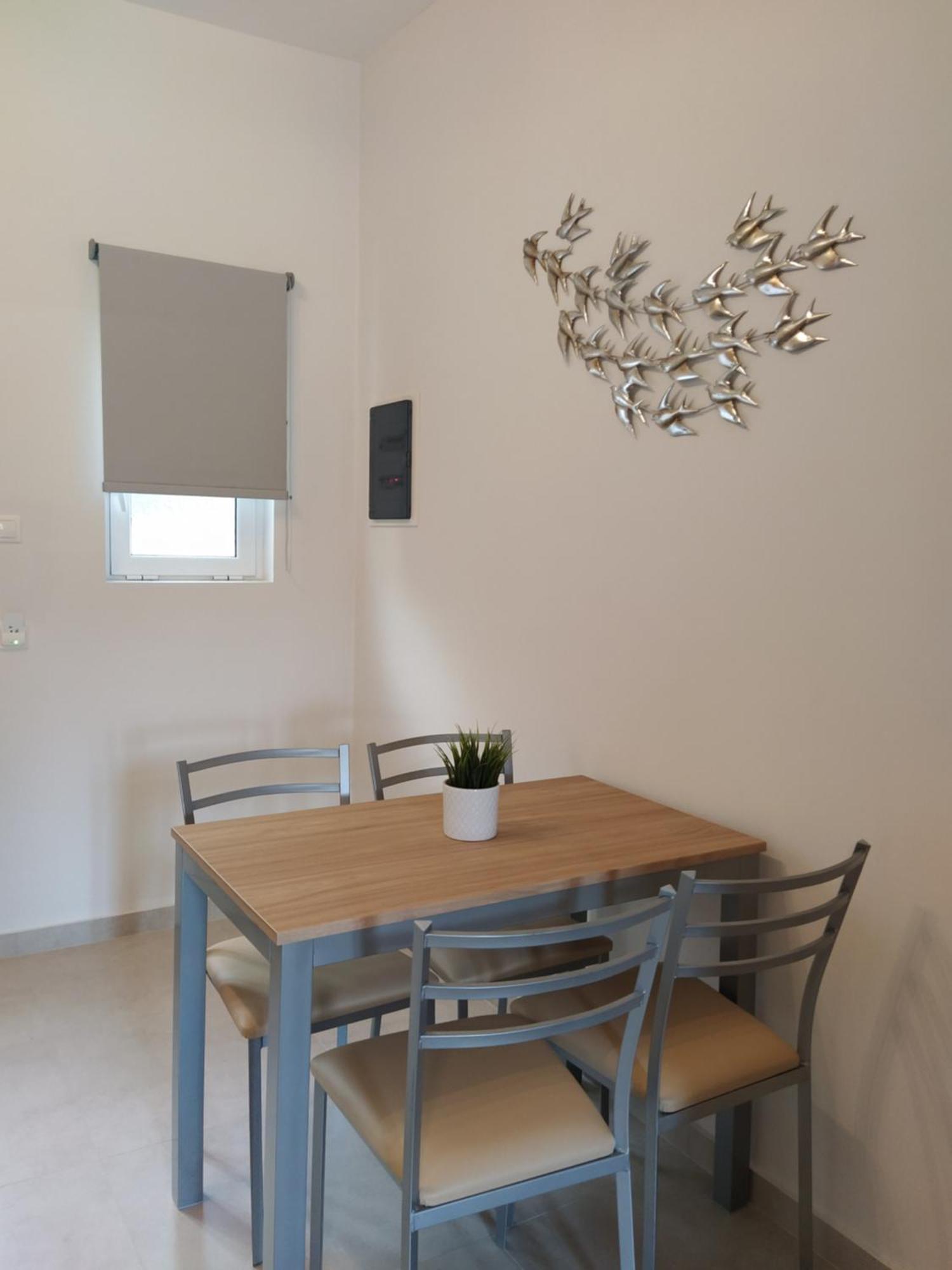 Apartment Chrysanthes No4 *
